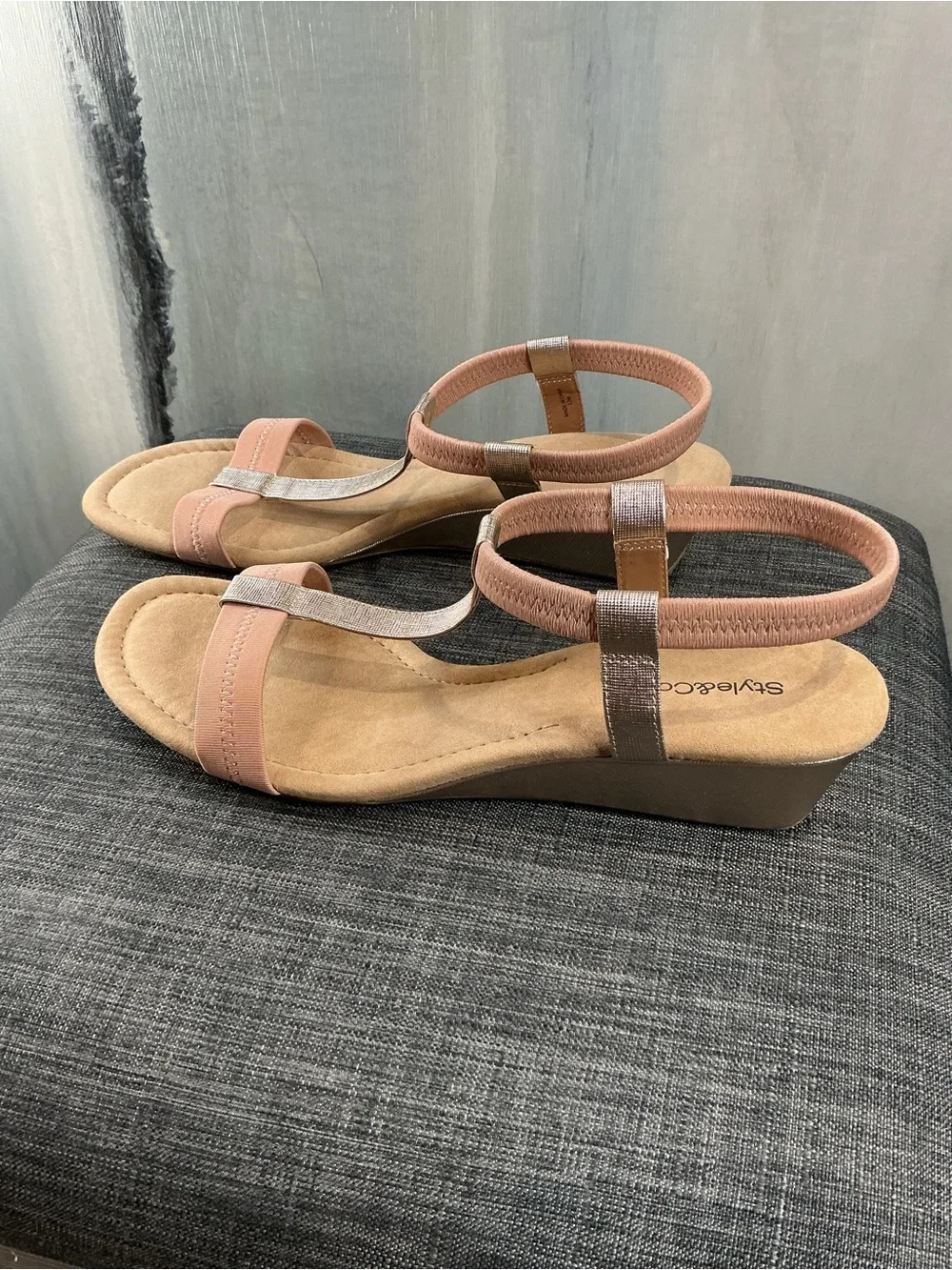 NIB Style & Co. Step ’N Flex Voyage T-Strap Wedge Sandals - Rose Gold - Size 12M